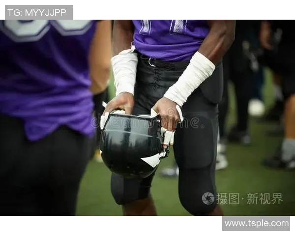 足球明星展现美式前刺技巧精彩视频解析与训练方法分享